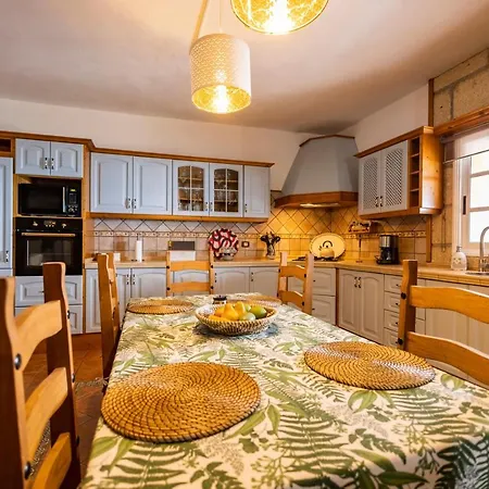 Villa Paradise Constancia With Views